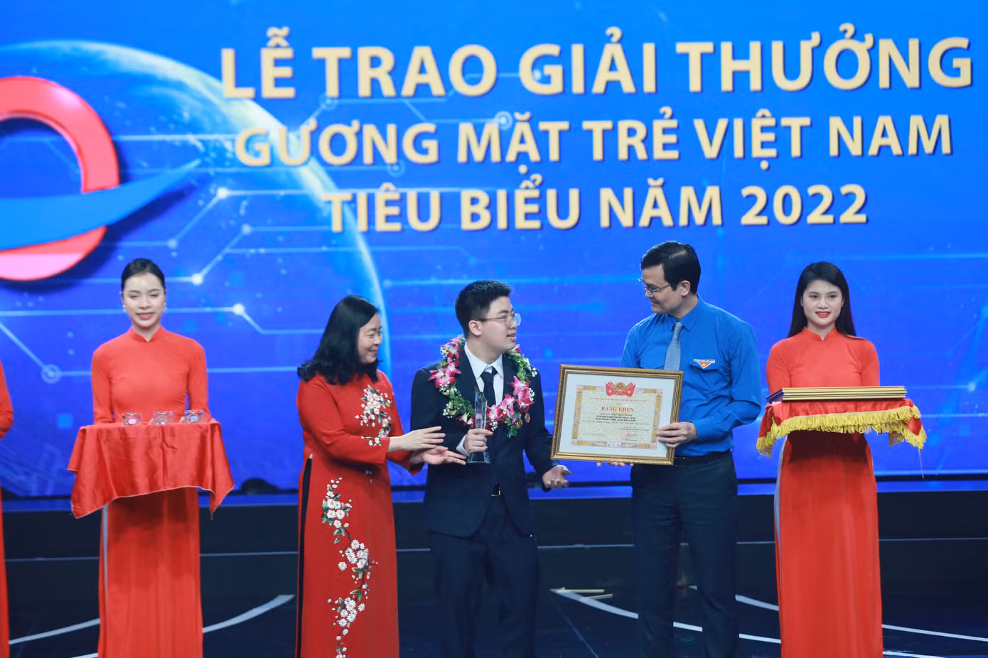 Tuyên dương 10 Gương mặt trẻ Việt Nam tiêu biểu năm 2022 ảnh 61
