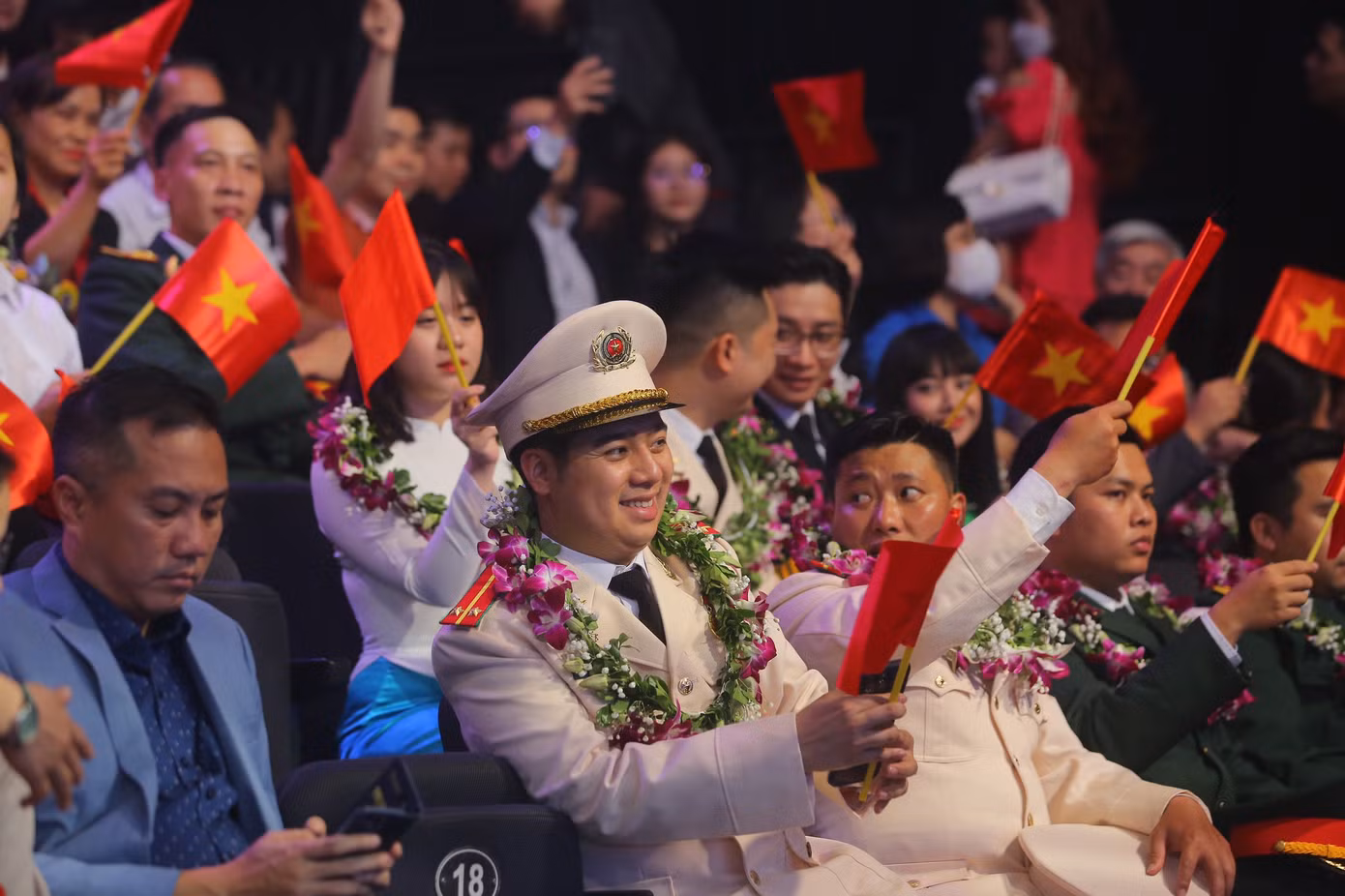 Tuyên dương 10 Gương mặt trẻ Việt Nam tiêu biểu năm 2022 ảnh 17