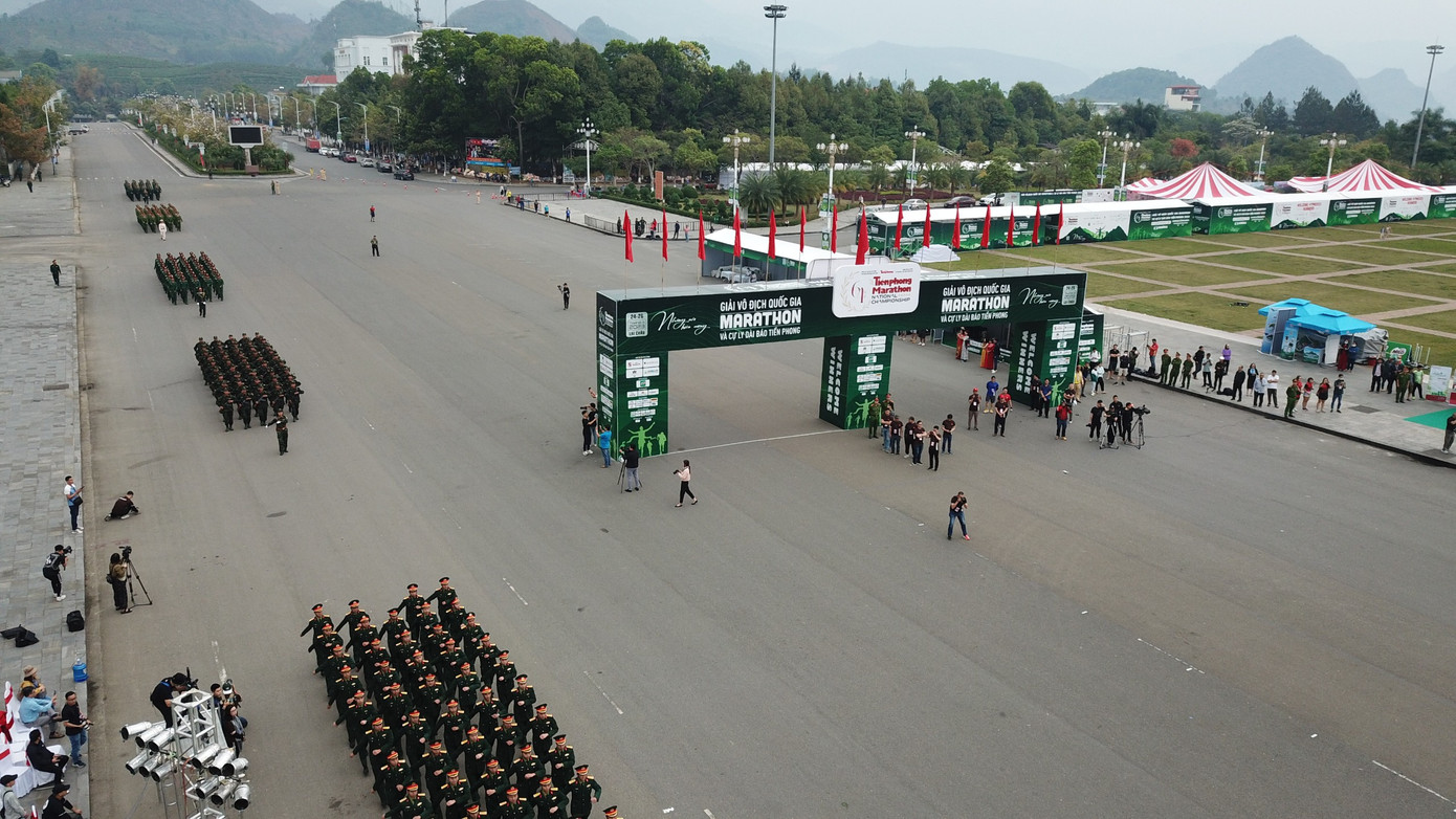Lễ thượng cờ Tổ quốc tại Tiền Phong Marathon 2023 ảnh 20