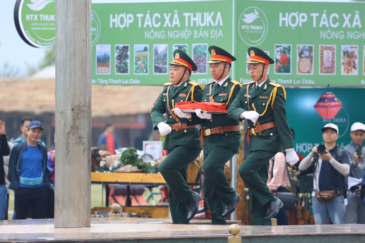 Lễ thượng cờ Tổ quốc tại Tiền Phong Marathon 2023 ảnh 25