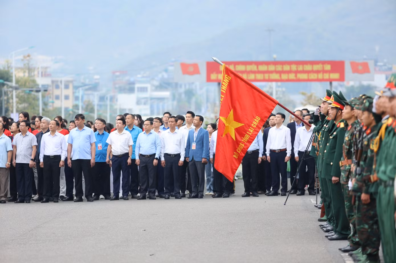Lễ thượng cờ Tổ quốc tại Tiền Phong Marathon 2023 ảnh 23