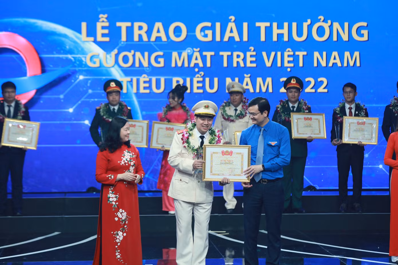 Tuyên dương 10 Gương mặt trẻ Việt Nam tiêu biểu năm 2022 ảnh 62