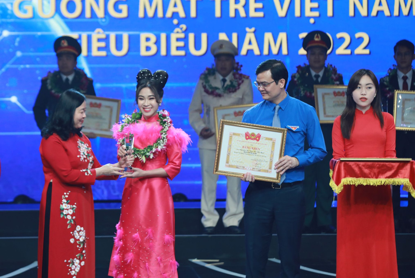 Tuyên dương 10 Gương mặt trẻ Việt Nam tiêu biểu năm 2022 ảnh 59