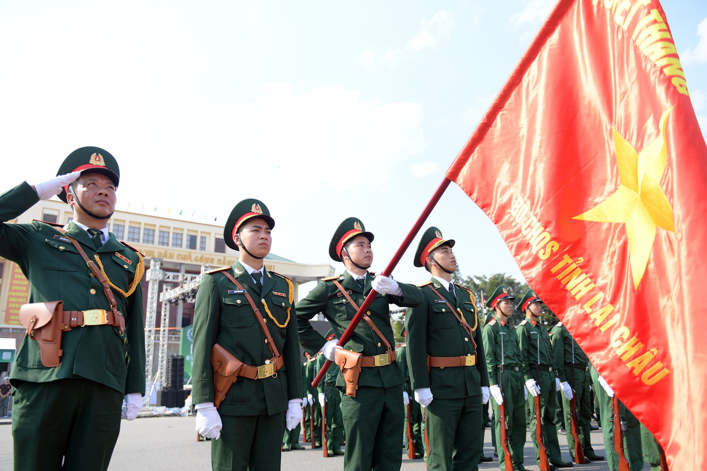 Lễ thượng cờ Tổ quốc tại Tiền Phong Marathon 2023 ảnh 40