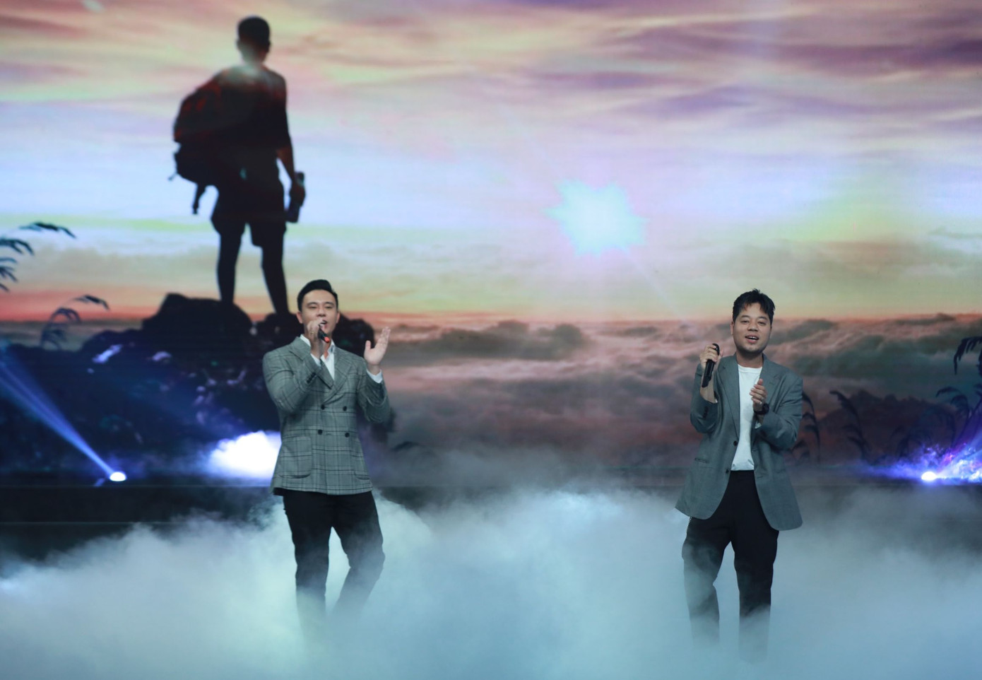 Tuyên dương 10 Gương mặt trẻ Việt Nam tiêu biểu năm 2022 ảnh 51