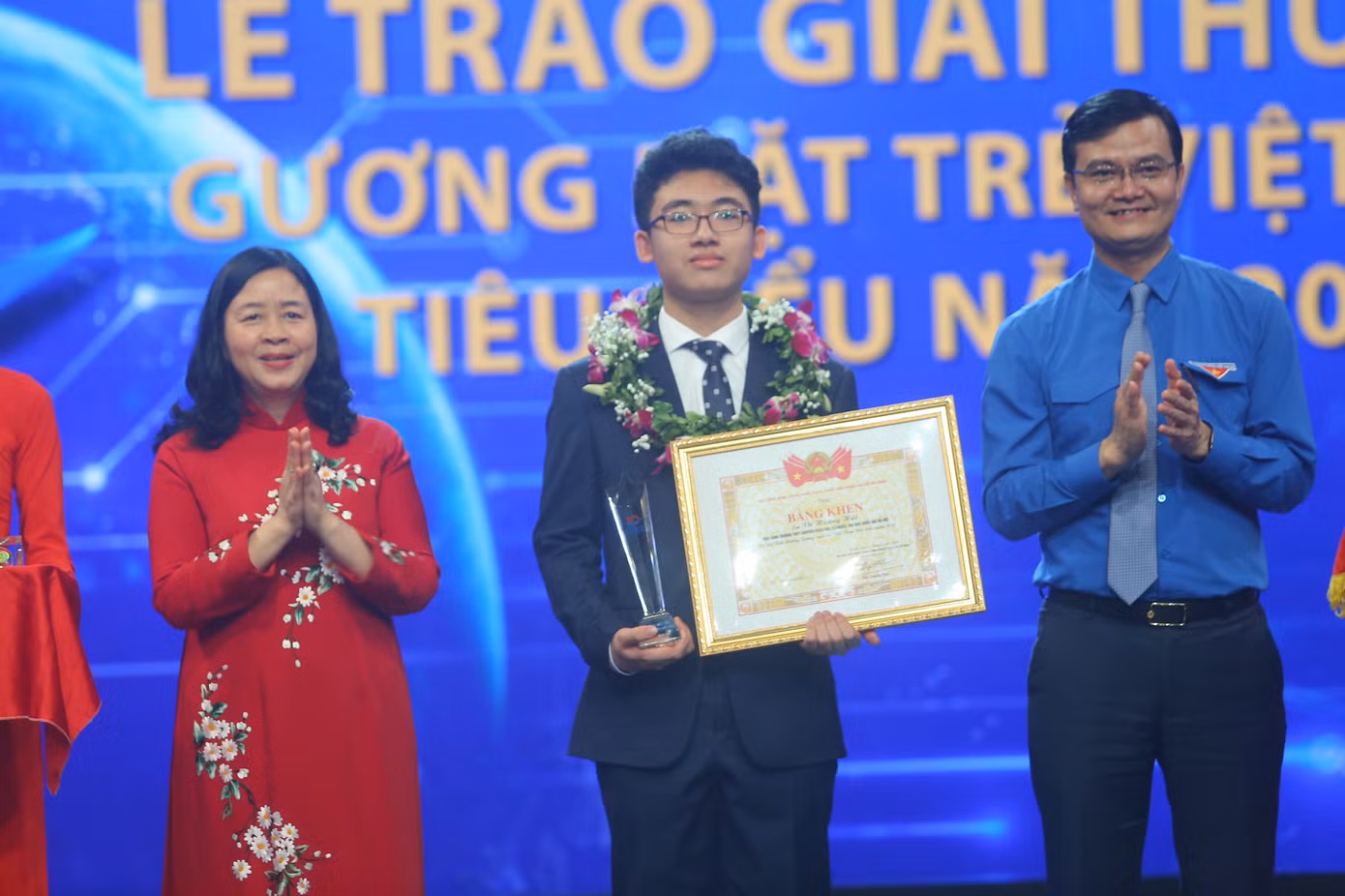 Tuyên dương 10 Gương mặt trẻ Việt Nam tiêu biểu năm 2022 ảnh 64