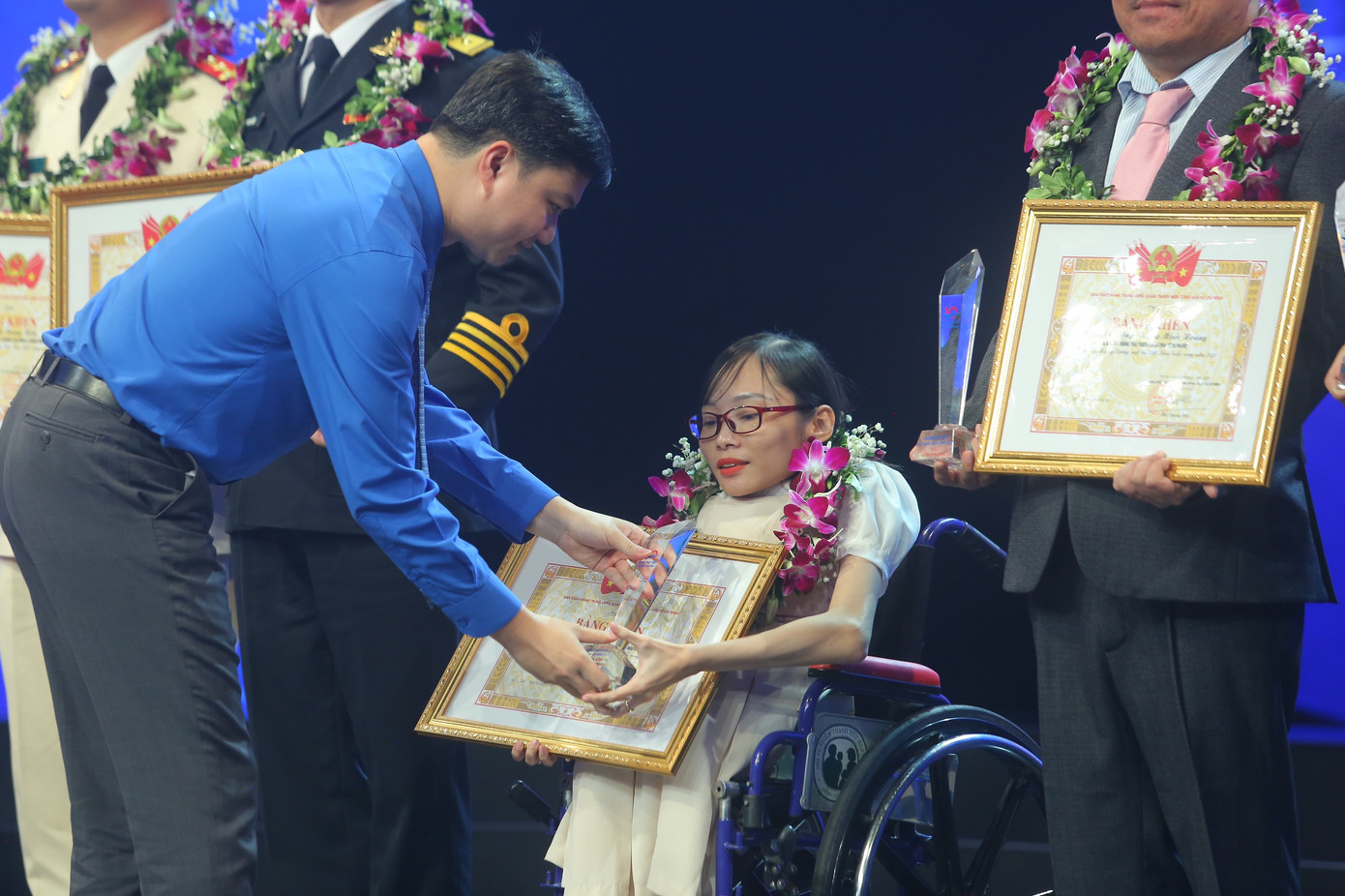 Tuyên dương 10 Gương mặt trẻ Việt Nam tiêu biểu năm 2022 ảnh 57