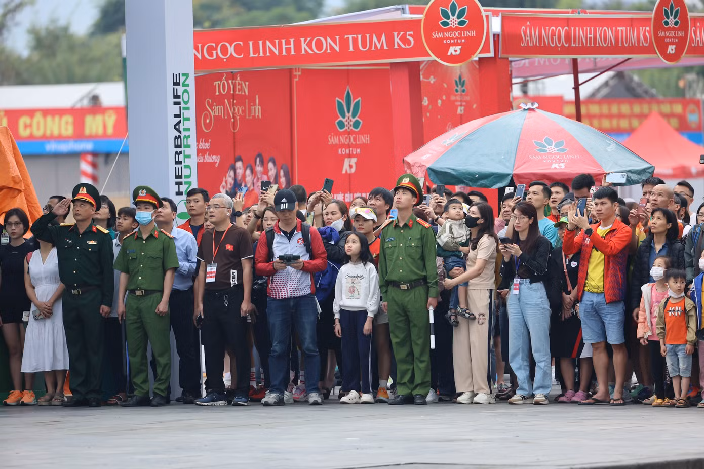 Lễ thượng cờ Tổ quốc tại Tiền Phong Marathon 2023 ảnh 35