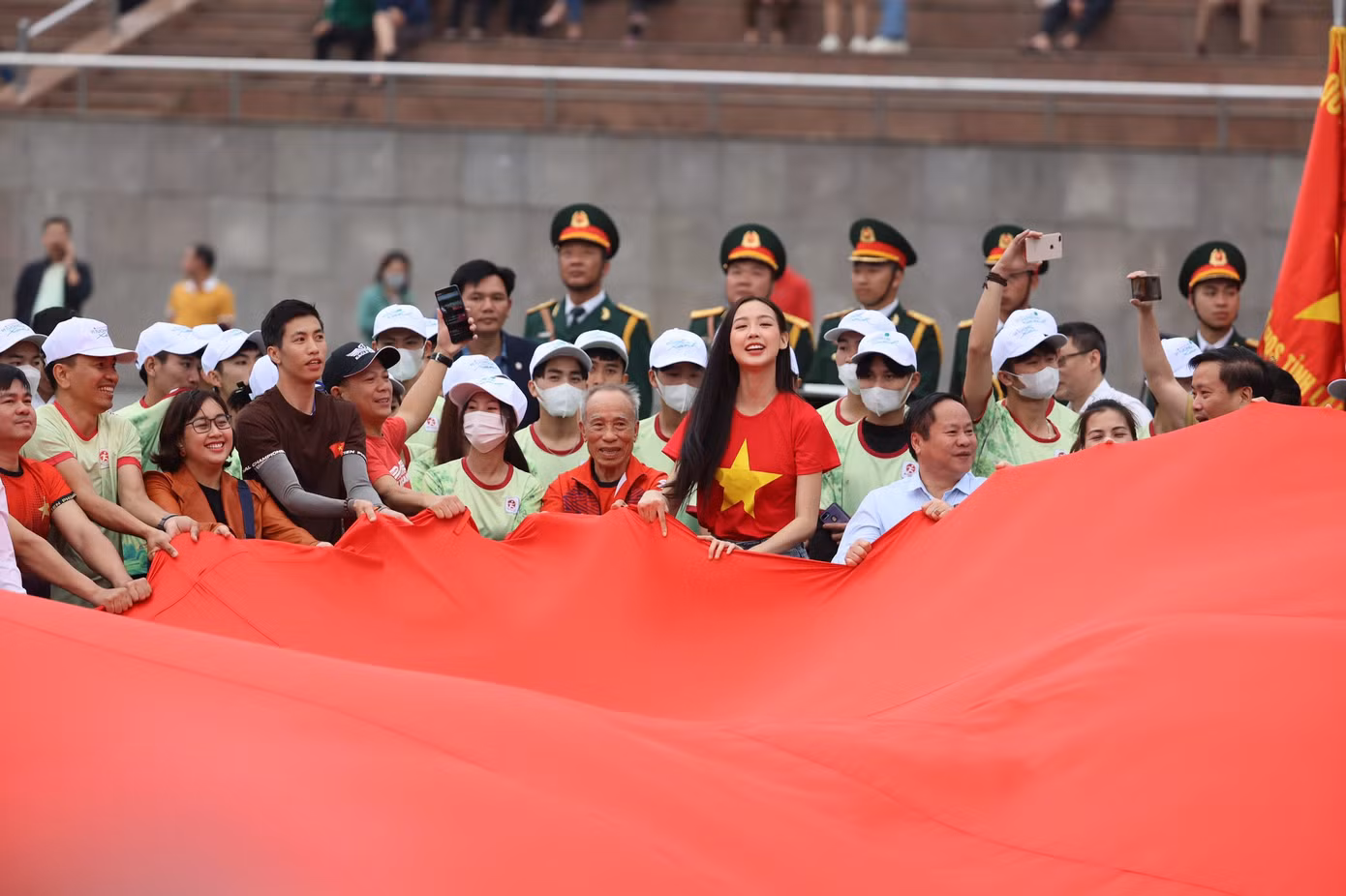 Lễ thượng cờ Tổ quốc tại Tiền Phong Marathon 2023 ảnh 42