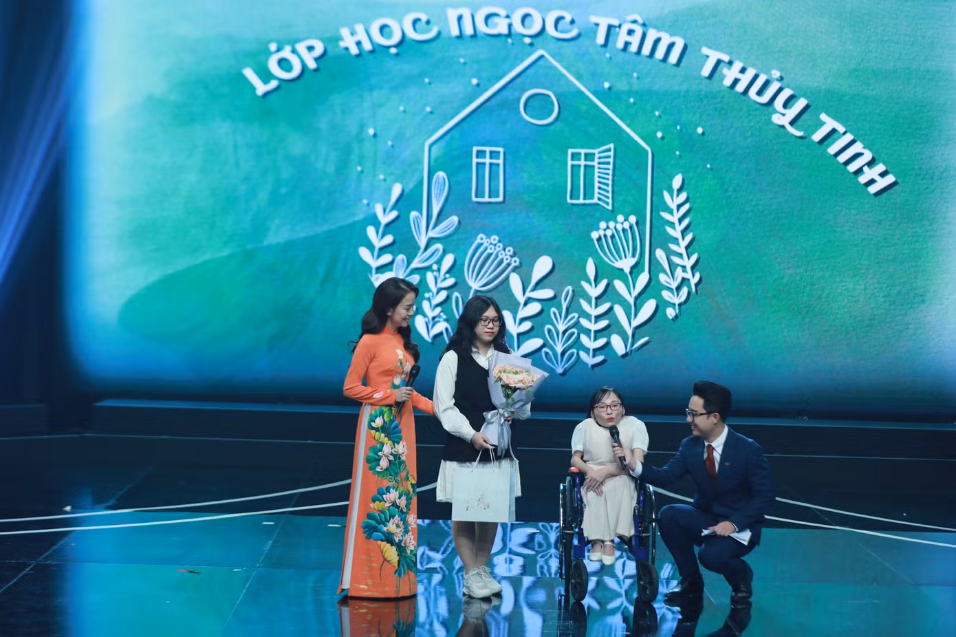 Tuyên dương 10 Gương mặt trẻ Việt Nam tiêu biểu năm 2022 ảnh 44