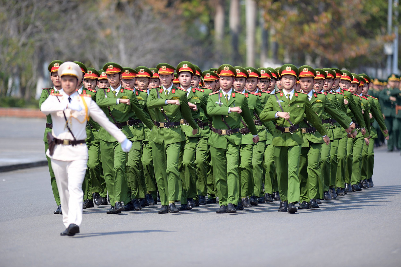 Khối cán bộ, chiến sĩ Công an tỉnh – Đây là lực lượng thường xuyên chủ động nắm chắc tình hình liên quan đến an ninh quốc gia và trật tự, an toàn xã hội ở địa phương tham mưu cho Tỉnh ủy, HĐND, UBND các chủ trương, biện pháp, kế hoạch thực hiện nhiệm vụ bảo vệ an ninh quốc gia và trật tự an toàn xã hội.