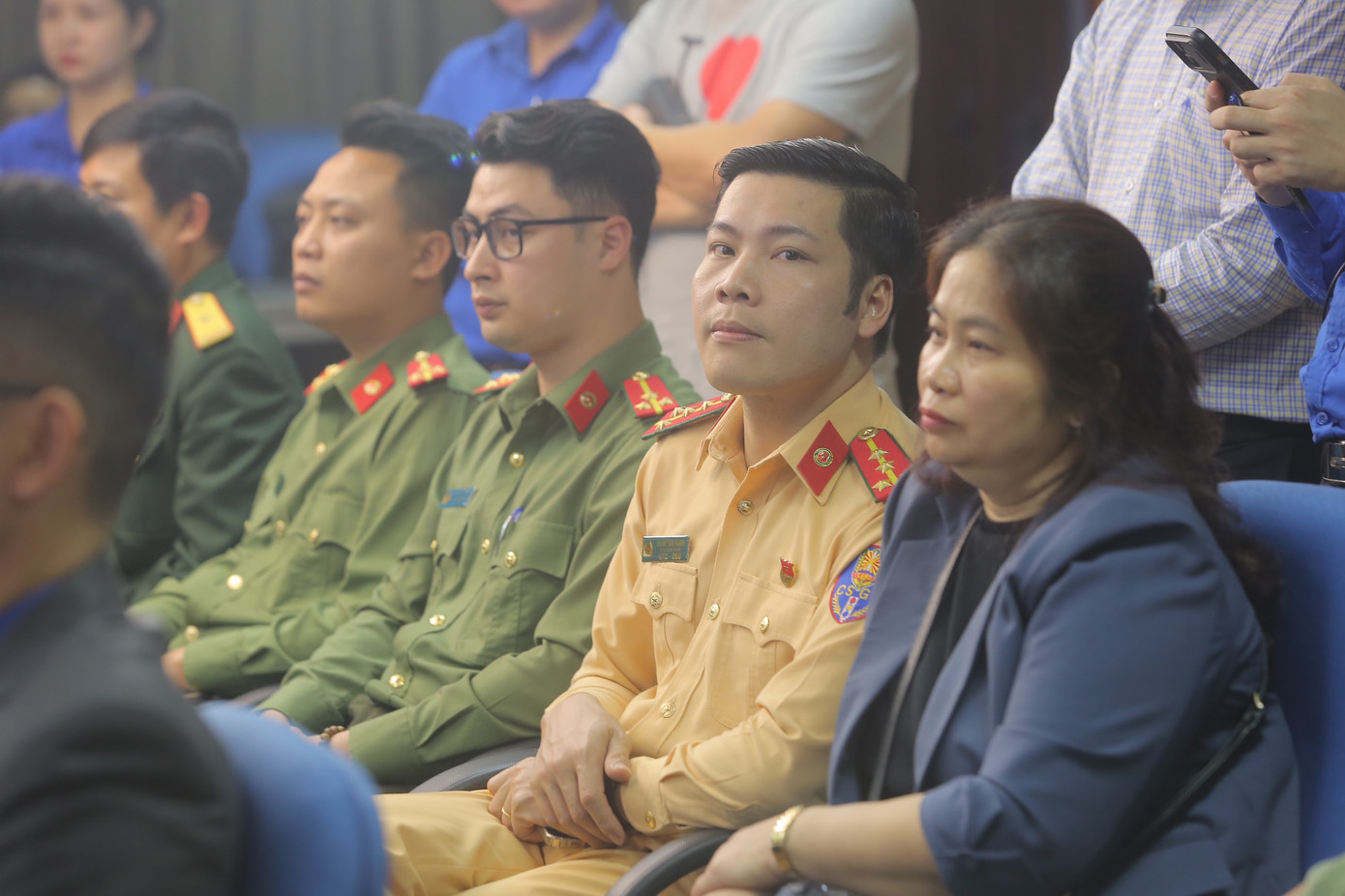 Mong bạn trẻ tiên phong trên tất cả các lĩnh vực, trên những mặt trận gian khó nhất ảnh 11