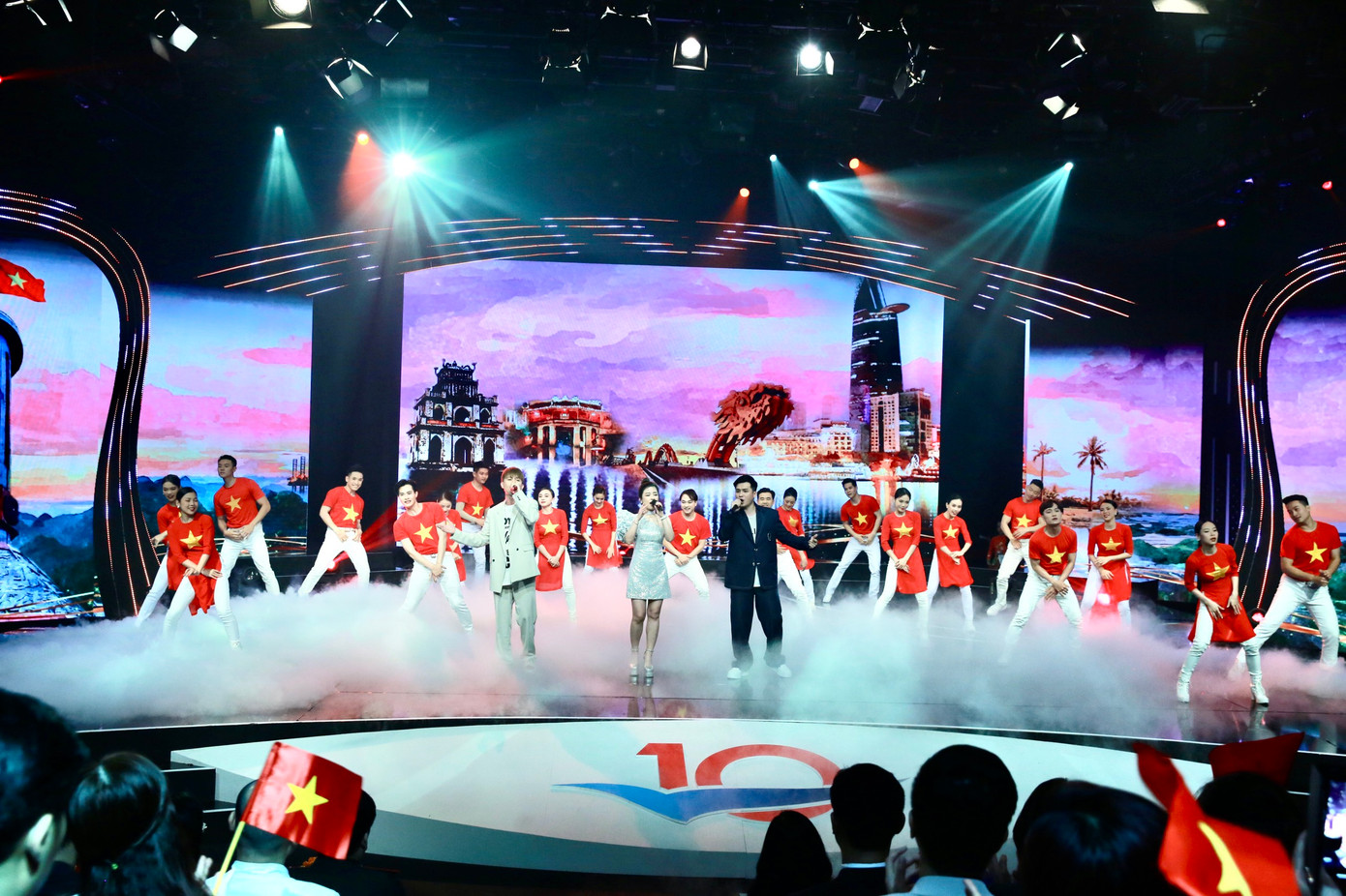 Tuyên dương 10 Gương mặt trẻ Việt Nam tiêu biểu năm 2022 ảnh 27