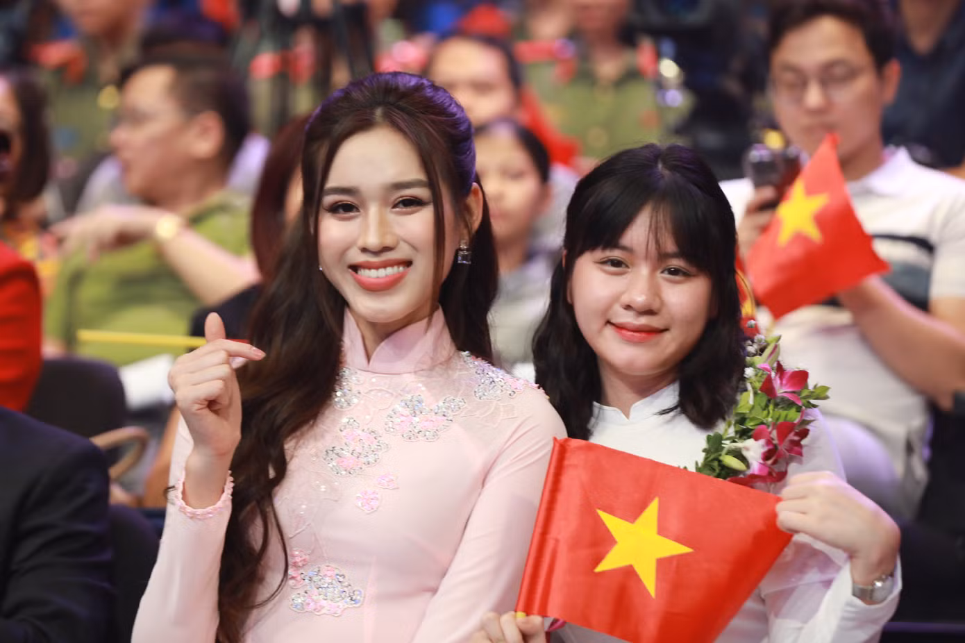 Tuyên dương 10 Gương mặt trẻ Việt Nam tiêu biểu năm 2022 ảnh 18