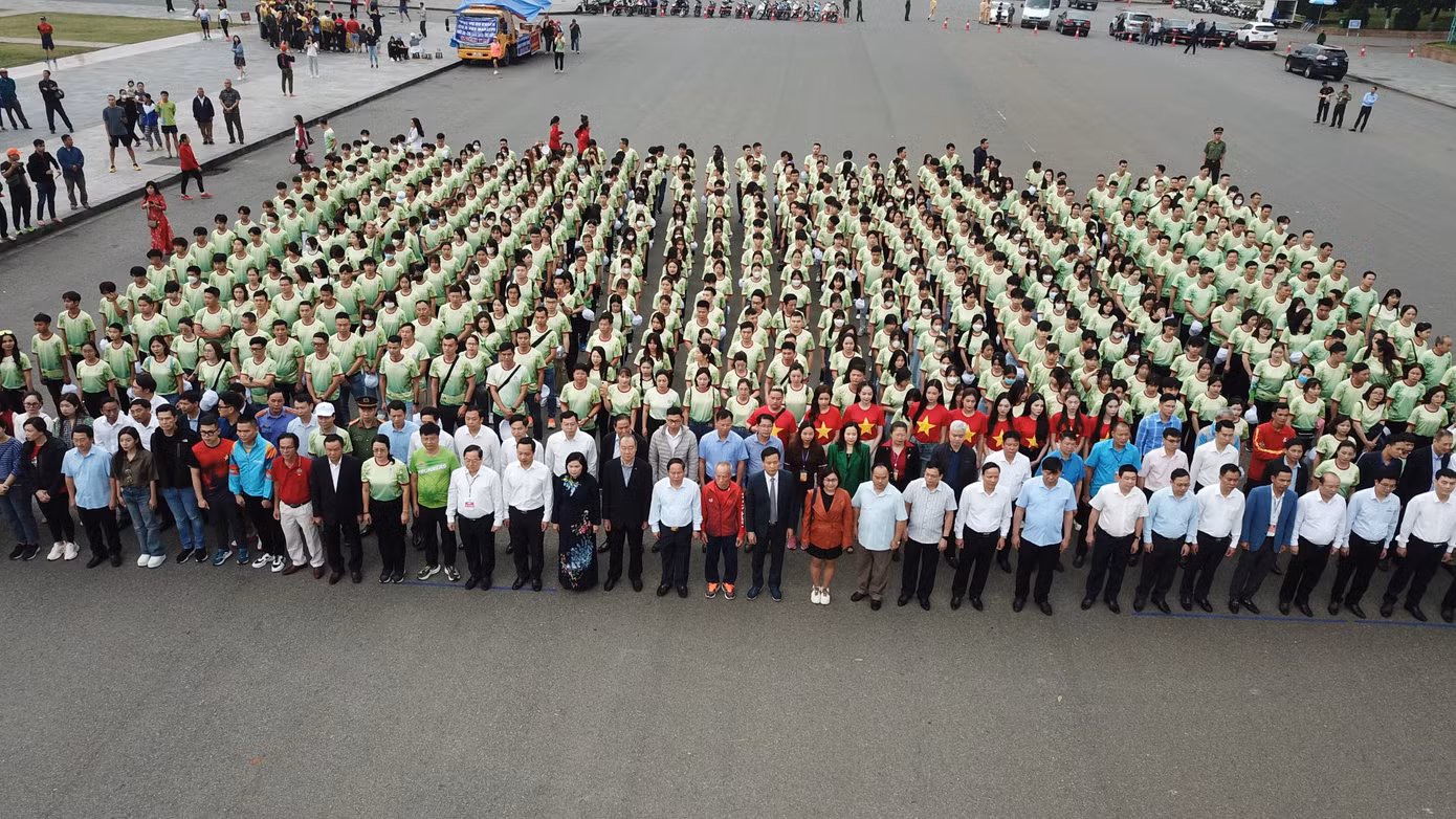 Lễ thượng cờ Tổ quốc tại Tiền Phong Marathon 2023 ảnh 11