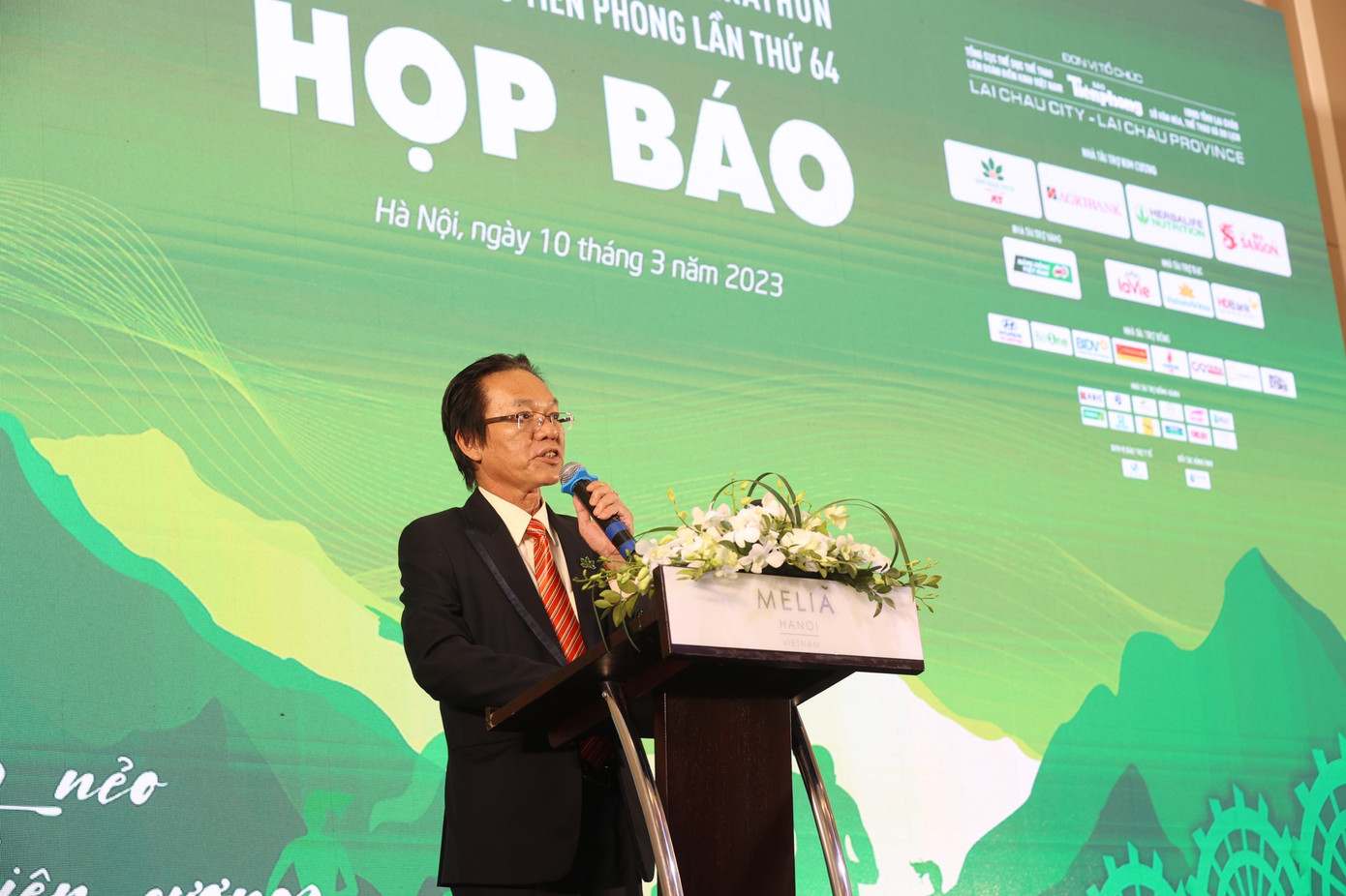 Ông Nguyễn An - Giám đốc Thương mại Sâm Ngọc Linh Kon Tum K5 Ông Nguyễn An - Giám đốc Thương mại Sâm Ngọc Linh Kon Tum K5