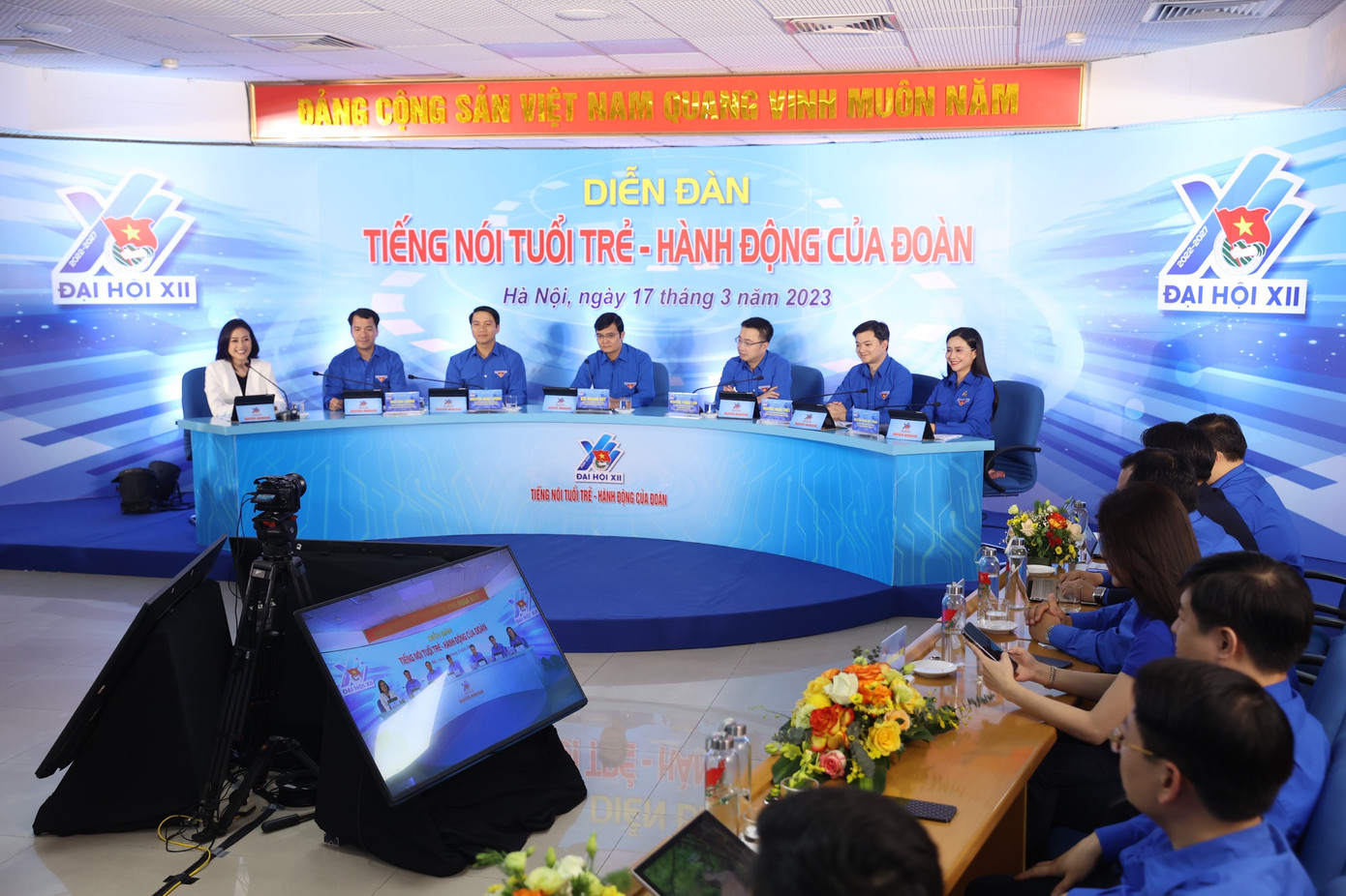 Mong bạn trẻ tiên phong trên tất cả các lĩnh vực, trên những mặt trận gian khó nhất ảnh 3