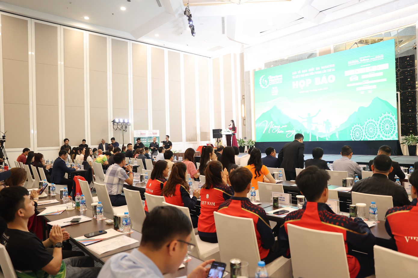 Tạo ‘sức mạnh nội sinh’ cho địa phương phát triển ảnh 30 Tạo ‘sức mạnh nội sinh’ cho địa phương phát triển ảnh 30