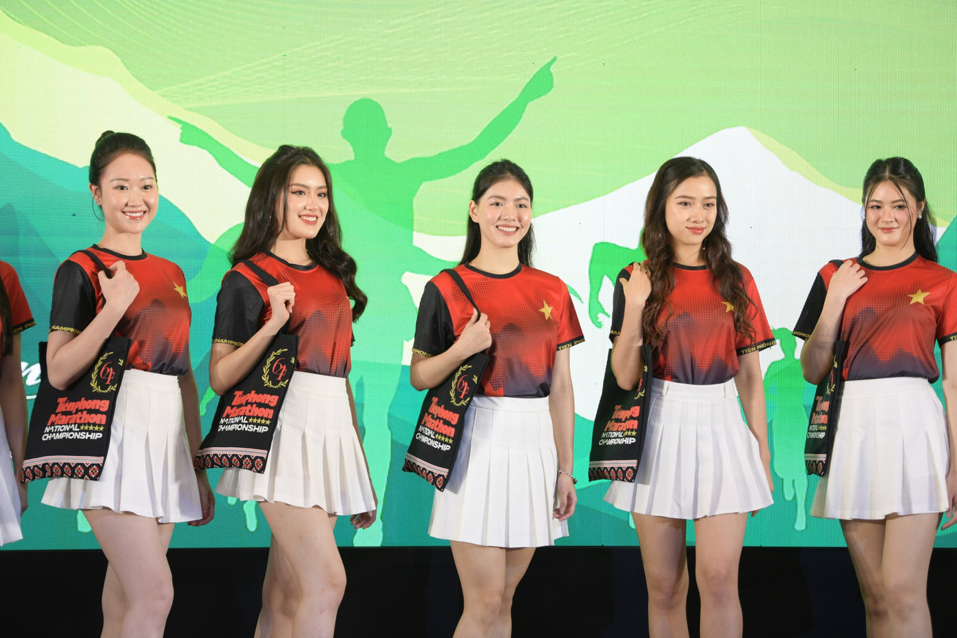 Tạo ‘sức mạnh nội sinh’ cho địa phương phát triển ảnh 38 Tạo ‘sức mạnh nội sinh’ cho địa phương phát triển ảnh 38