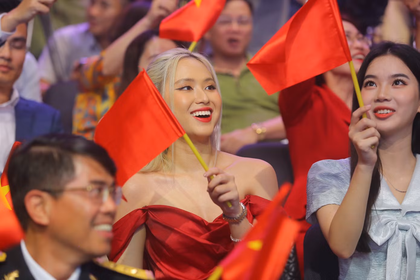 Tuyên dương 10 Gương mặt trẻ Việt Nam tiêu biểu năm 2022 ảnh 21