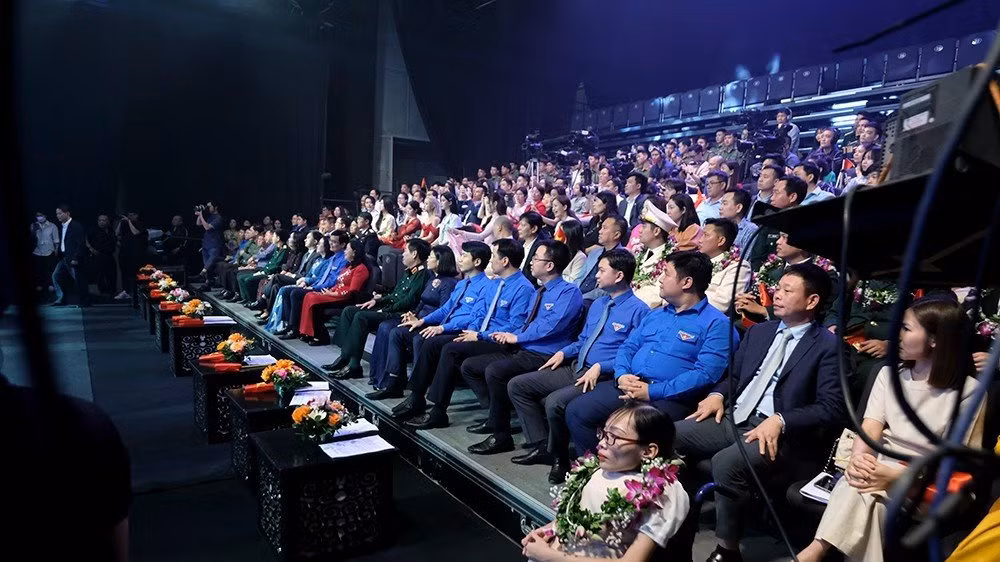 Tuyên dương 10 Gương mặt trẻ Việt Nam tiêu biểu năm 2022 ảnh 33