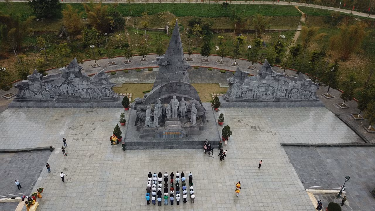 Lễ thượng cờ Tổ quốc tại Tiền Phong Marathon 2023 ảnh 10
