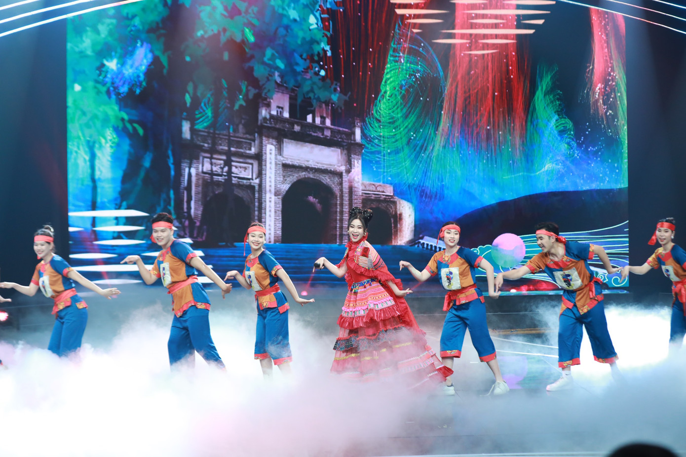 Tuyên dương 10 Gương mặt trẻ Việt Nam tiêu biểu năm 2022 ảnh 36