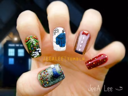 Kiểu nail này sẽ phù hợp cho đêm Giáng sinh bởi có tuyết và cây thông Noel 