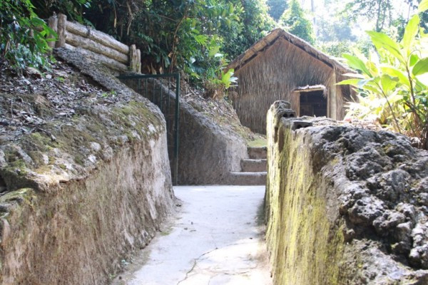 Đường vào hầm Đại tướng Võ Nguyên Giáp thông với hầm tác chiến của Thiếu tướng Hoàng Văn Thái