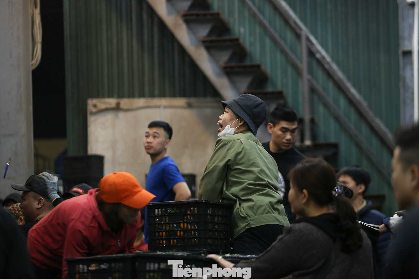 Đa phần họ là những người tỉnh lẻ lên thành phố làm nghề bốc vác thuê kiếm sống, chủ yếu ở ở Nam Định, Thái Nguyên, Thái Bình, Vĩnh Phúc…