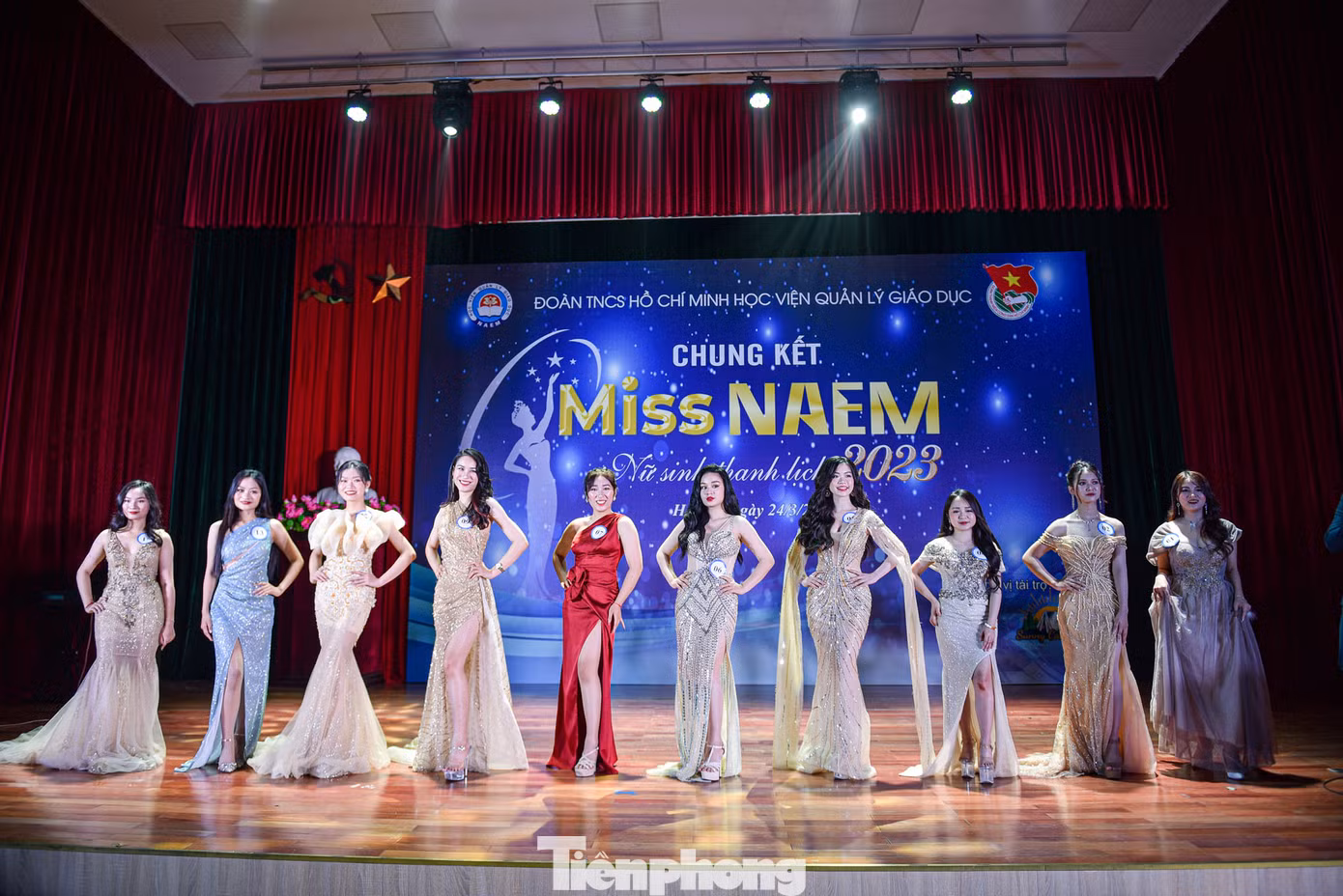 Chung kết Nữ sinh thanh lịch Học viện Quản lý giáo dục - MISS NAEM 2023 diễn ra ngày 24/3, 10 thí sinh xuất sắc cùng trải qua phần thi catwalk áo dài, trang phục dân tộc, trang phục dạ hội, phần thi tài năng... trước khi vào phần ứng xử để tìm ra Hoa khôi MISS NAEM 2023.