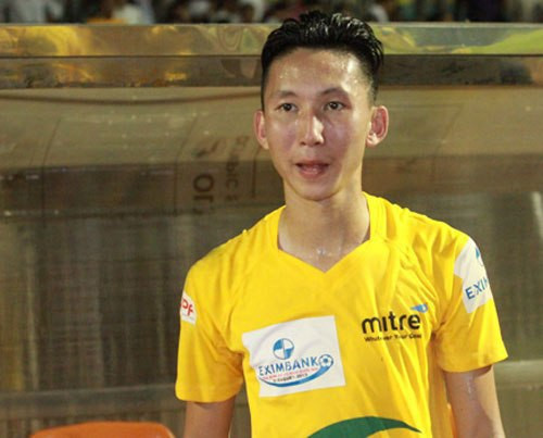 Nghiêm Xuân Tú sau trận đấu tỏa sáng giúp Thanh Hóa đánh bại SLNA 2-1. Ảnh: LT