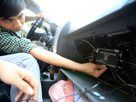 Nỗ lực đảm bảo an toàn giao thông bằng hộp đen đang bị các nhà mạng ngáng đường. Ảnh: Như Ý