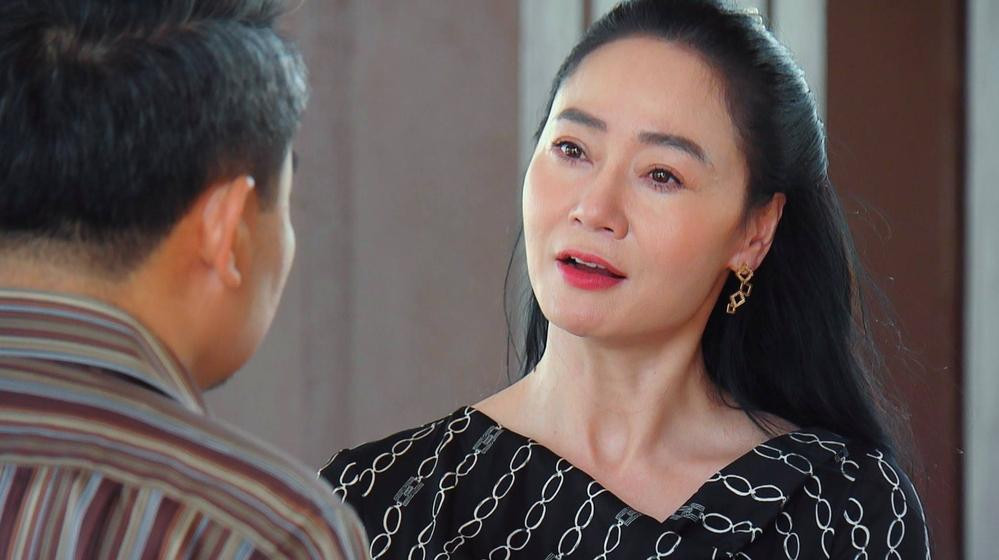 Bà Xuân tìm ra nhược điểm của cô Tâm là "vẫn thấp hơn em" Bà Xuân tìm ra nhược điểm của cô Tâm là "vẫn thấp hơn em"