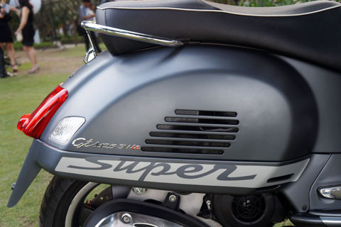 Bụng xe đẹp và nam tính hơn Vespa LX