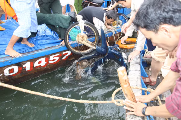Trục vớt xe máy