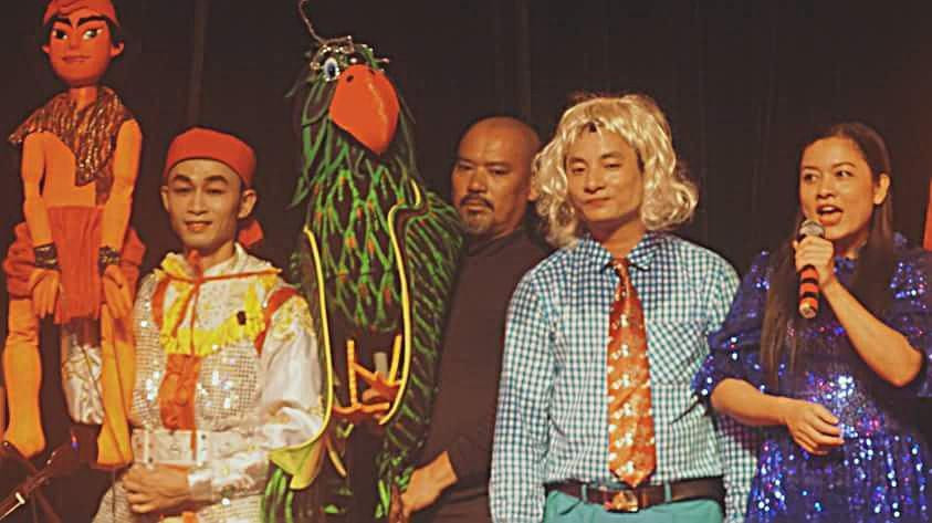 Các nghệ sĩ của Nhà hát Múa rối Thăng Long trong tiết mục "Hào quang từ quá khứ"