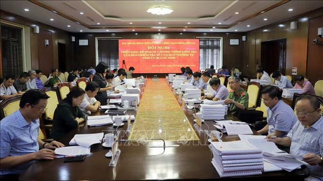 Ngày 2/6/2022, Đoàn công tác số 3 của Ban Chỉ đạo Trung ương về phòng, chống tham nhũng, tiêu cực do đồng chí Nguyễn Trí Tuệ, Phó Chánh án Thường trực Tòa án nhân dân tối cao, Phó Trưởng đoàn dẫn đầu làm việc với Ban Thường vụ Tỉnh ủy Quảng Ninh. Ảnh minh hoạ: Đức Hiếu/TTXVN Ngày 2/6/2022, Đoàn công tác số 3 của Ban Chỉ đạo Trung ương về phòng, chống tham nhũng, tiêu cực do đồng chí Nguyễn Trí Tuệ, Phó Chánh án Thường trực Tòa án nhân dân tối cao, Phó Trưởng đoàn dẫn đầu làm việc với Ban Thường vụ Tỉnh ủy Quảng Ninh. Ảnh minh hoạ: Đức Hiếu/TTXVN