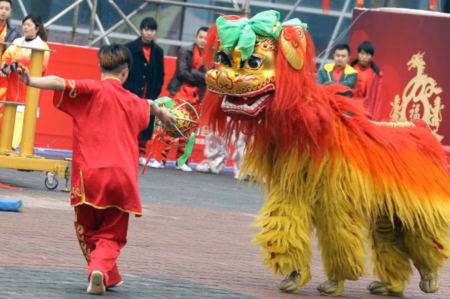 Lễ hội múa Rồng diễn ra khắp nơi ở Trung Quốc để đón chào năm mới 2012- Nhâm Thìn. Ảnh: Xinhua