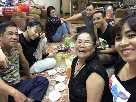 Bố mẹ MC Hoàng Linh rất yêu quý con rể tương lại ảnh 4