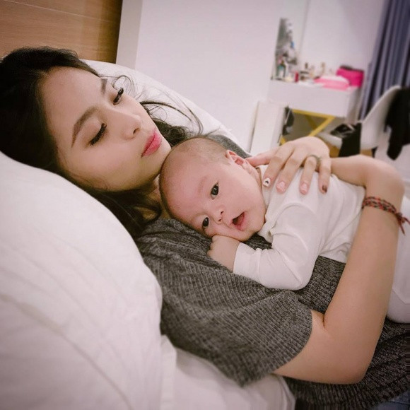 BẢN TIN showbiz 28/11: Chi Pu dạy fan nhảy, sao Hàn chết 2 tuần mới được phát hiện ảnh 6