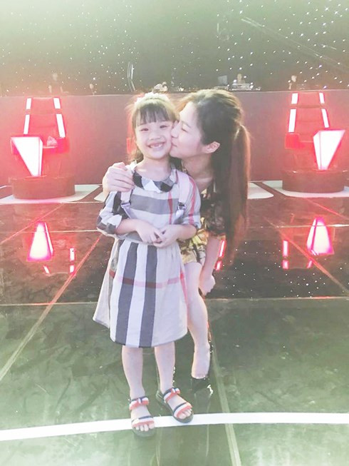 Con gái MC Thành Trung càng lớn càng giống bố, có gene nghệ thuật ảnh 3