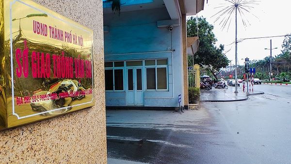 Điểm mặt hàng loạt tuyến phố Hà Nội tự ý chi tiền tỷ lát đá vỉa hè ảnh 6