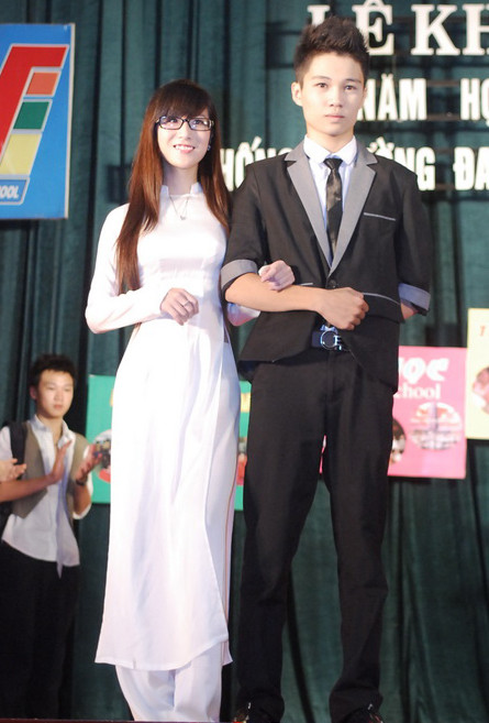 Duyên dáng trong tà áo dài