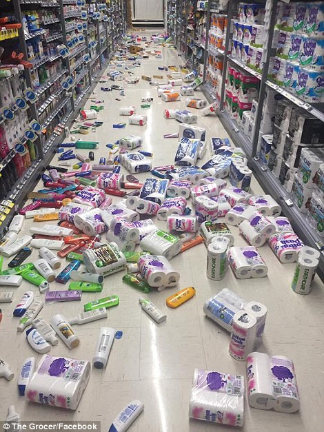 Sốc với cảnh tan hoang sau động đất, sóng thần ở New Zealand ảnh 2