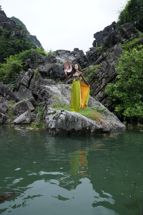 Vẻ đẹp của Tràng An hút khách du lịch