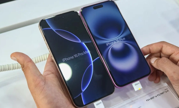 Nếu Apple phải chuyển việc sản xuất iPhone về Mỹ thì giá iPhone có thể là hơn 90 triệu đồng/chiếc. Ảnh: Firdous Nazir/ Nurphoto/ Getty Images. Nếu Apple phải chuyển việc sản xuất iPhone về Mỹ thì giá iPhone có thể là hơn 90 triệu đồng/chiếc. Ảnh: Firdous Nazir/ Nurphoto/ Getty Images.