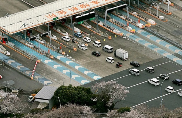 Đường cao tốc ở Nhật. Ảnh: Koichi Ueda/ Asahi. Đường cao tốc ở Nhật. Ảnh: Koichi Ueda/ Asahi.