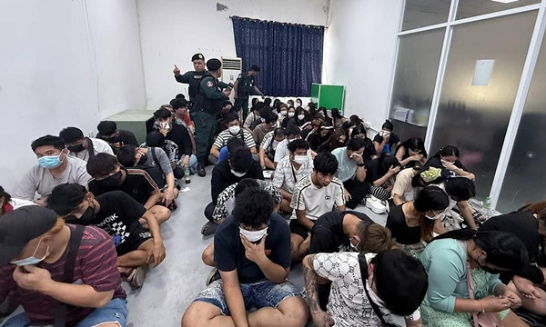 Cảnh sát Campuchia giữ 230 người nước ngoài trong những ngày cuối tháng 2 sau cuộc khám xét một trung tâm lừa đảo ở thành phố Poipet (Campuchia). Ảnh: Cảnh sát Campuchia. Cảnh sát Campuchia giữ 230 người nước ngoài trong những ngày cuối tháng 2 sau cuộc khám xét một trung tâm lừa đảo ở thành phố Poipet (Campuchia). Ảnh: Cảnh sát Campuchia.
