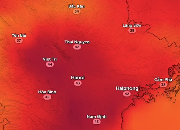 Dự báo nhiệt độ cảm nhận ở một số tỉnh thành miền Bắc vào trưa và chiều 1/6 (Chủ Nhật): Trời rất nóng. Ảnh: Zoom Earth, OpenStreetMap, ICON.